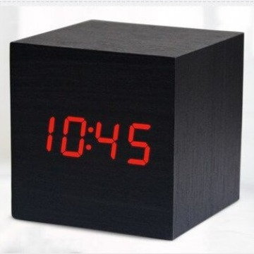 木目調デジタル置き時計