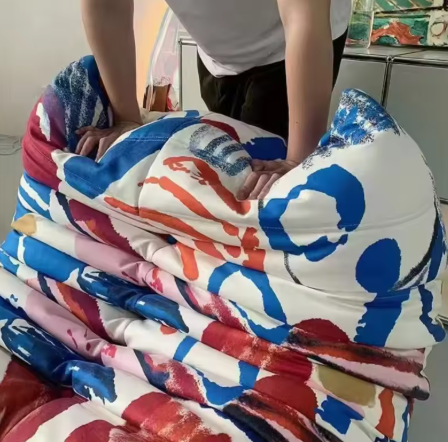 アート柄 フロアソファ